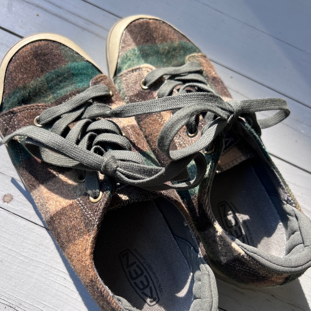 Keen lifestyle sneakers 8.5